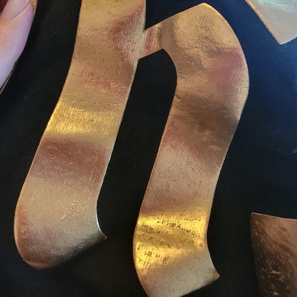 Disneyland Castle Spirit Jersey Gold Black - Picture 5 of 5